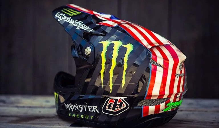 The Art of Safety: Customizable Dirt Bike Helmets